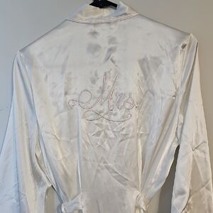 Linea Donatella Mrs White With Light Pink Trim Satin Robe Size Small